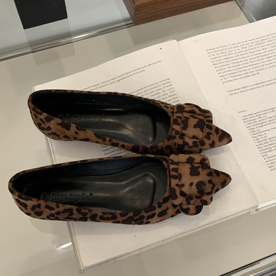 Damen elegante spitze Ballerinas mit modischem Schnallen-Detail R&B