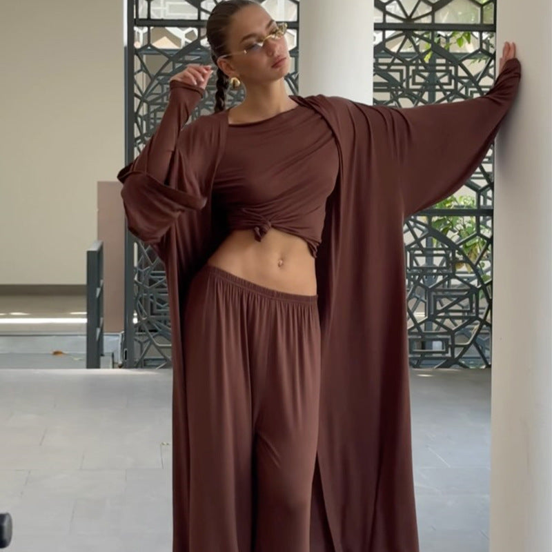 Damen Loungewear-Kombination mit weit geschnittenem Oberteil und weiten Hosen R&B