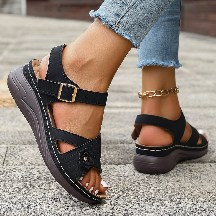 Damen Elegante Sandalen mit verstellbaren Riemen und ergonomischem Fußbett R&B