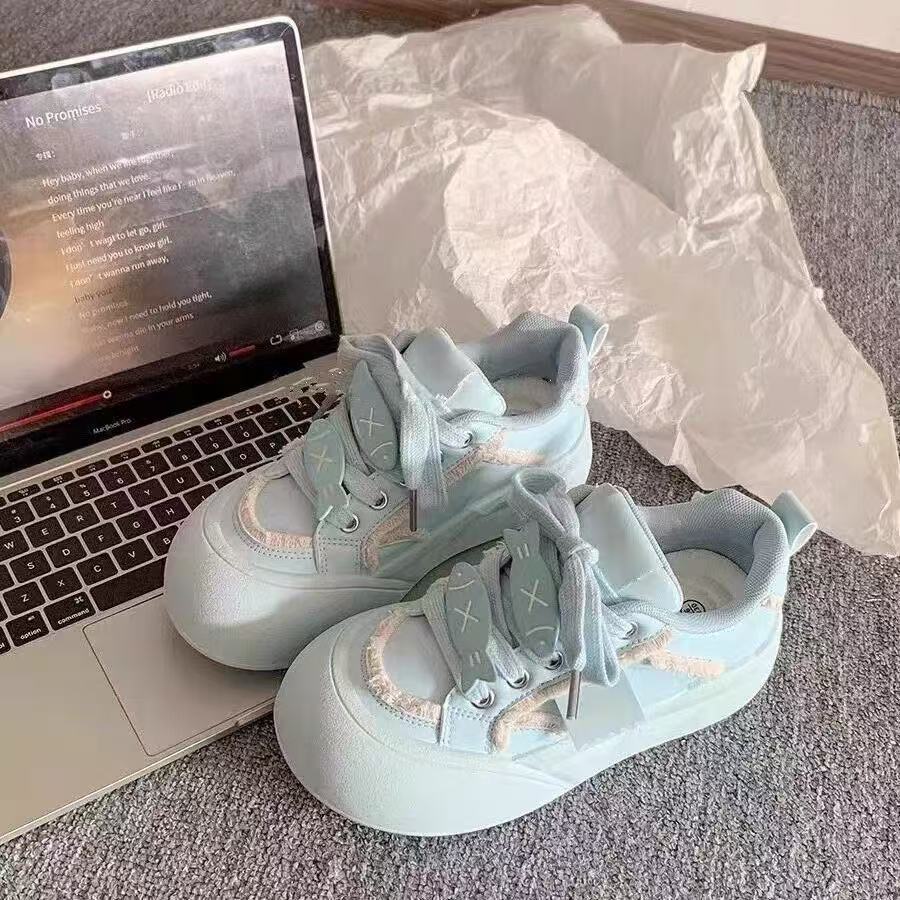 Damen Modische Sneaker mit innovativem Sohlenprofil und elastischem Schnürsystem R&B