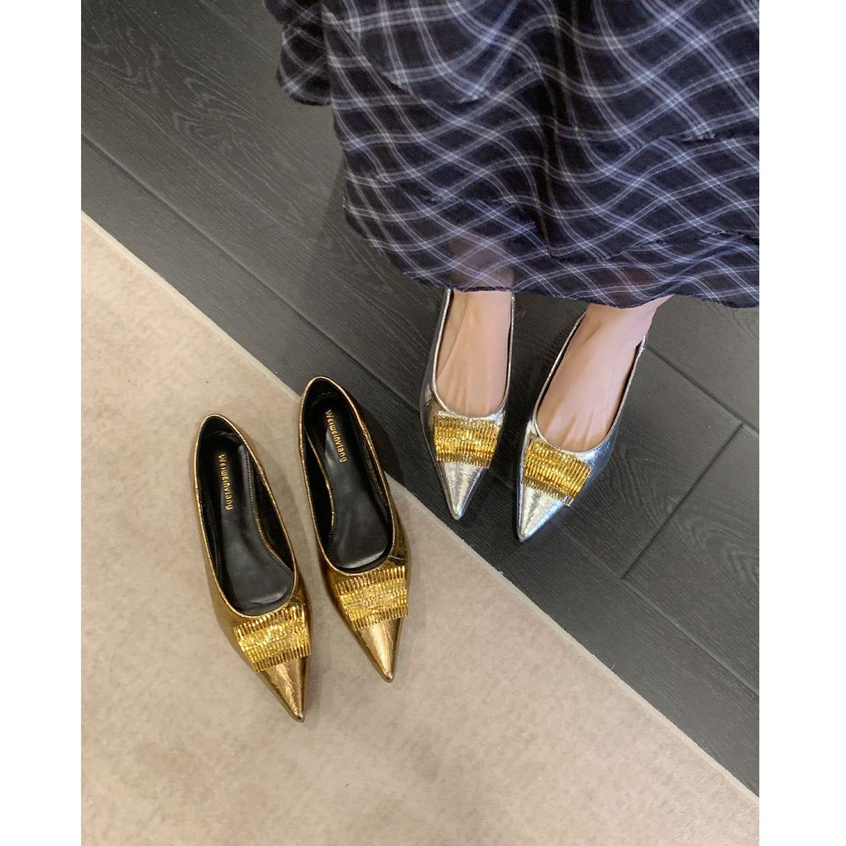 Damen elegante spitze Ballerinas mit dekorativem Metallakzent