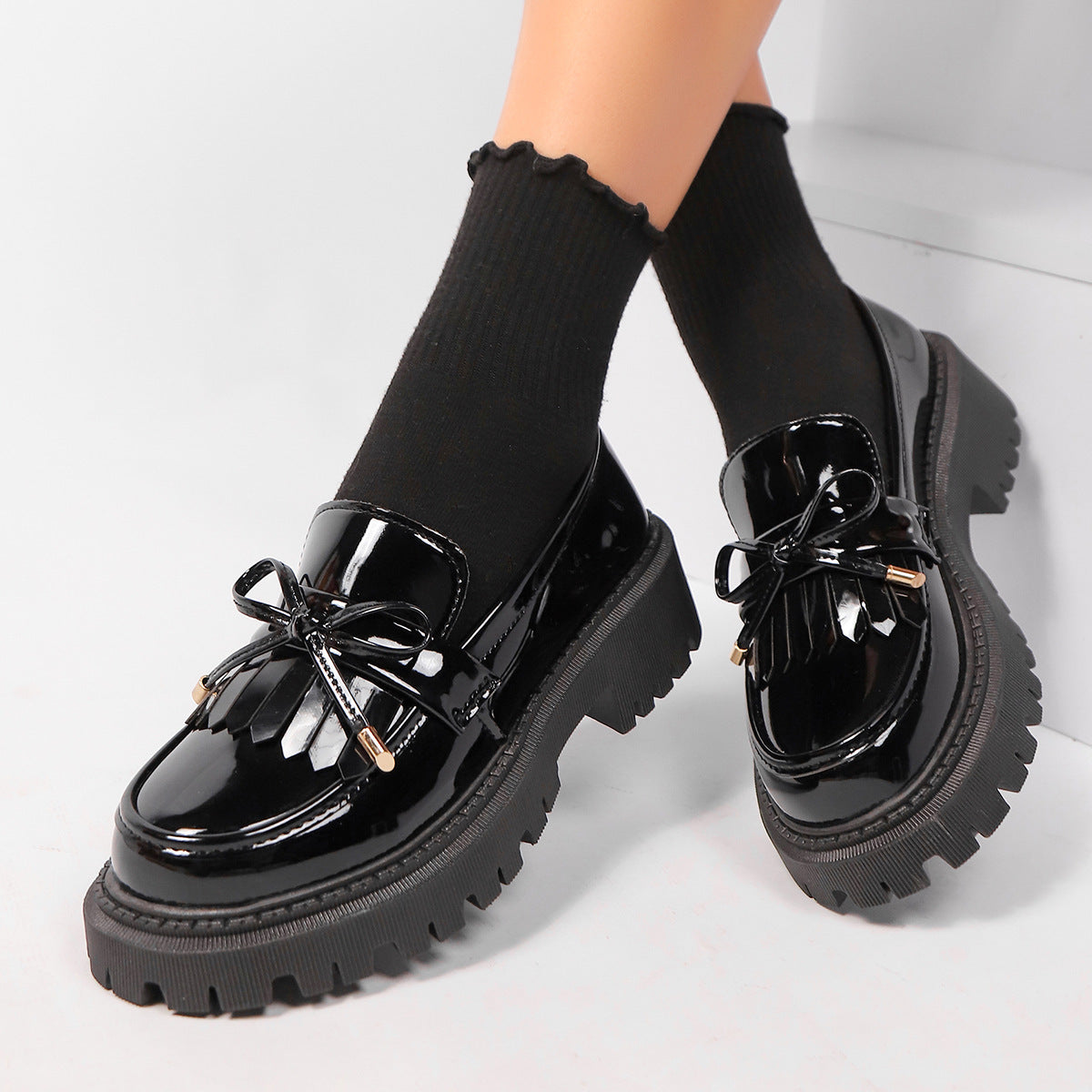 Damen modische Lacklederschuhe mit robustem Profilsohle und Schleifenakzent R&B