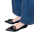 Damen elegante Spitzer Pumps mit Rüschen und dekorativem Riemen
