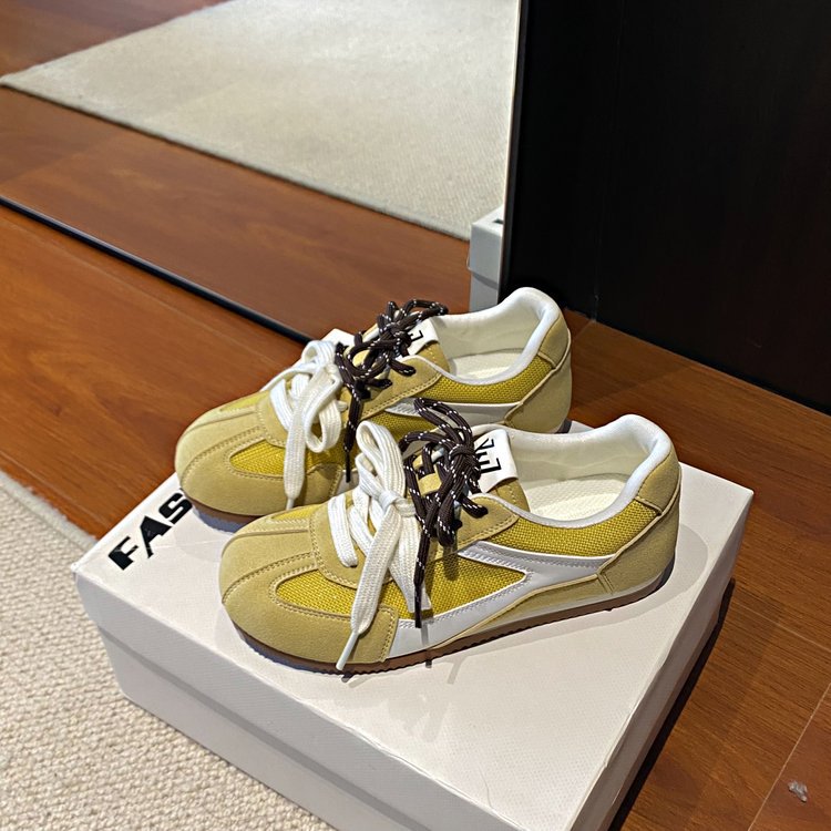 Damen Designer Sneakers mit eleganten Details und komfortabler Sohle R&B