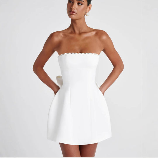 Damen Cocktailkleid mit schulterfreiem Design und perlenverziertem Saum R&B