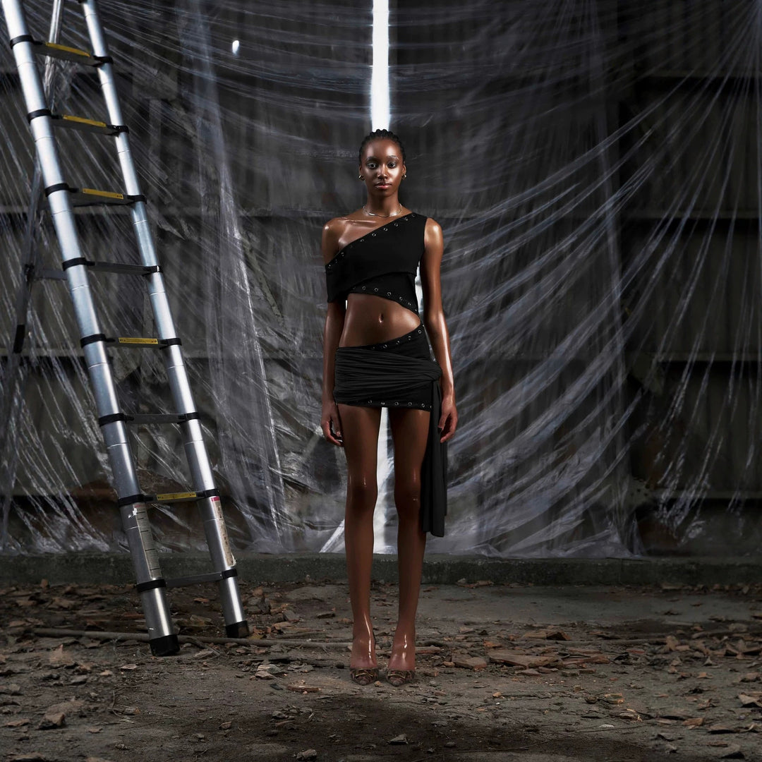 Damen Asymmetrisches Crop-Top mit ausgefallenem Schnitt und dekorativen Ösen R&B