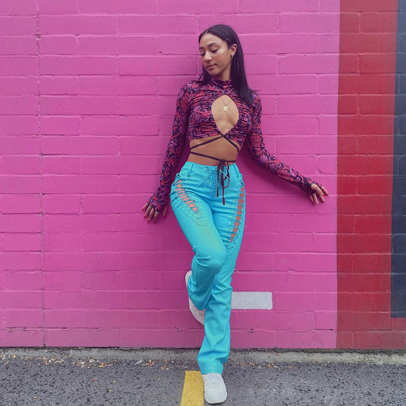Damen Crop-Top mit innovativem Cut-Out-Design und langen Ärmeln R&B