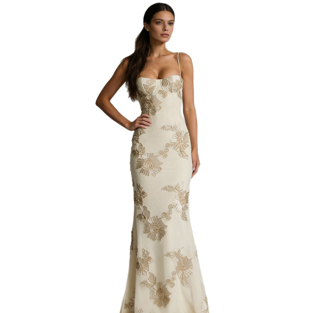 Damen Elegantes Figurbetontes Abendkleid mit floralen Stickereien R&B