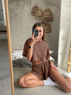 Damen Sportliches Set mit kurzem Oberteil und Shorts R&B