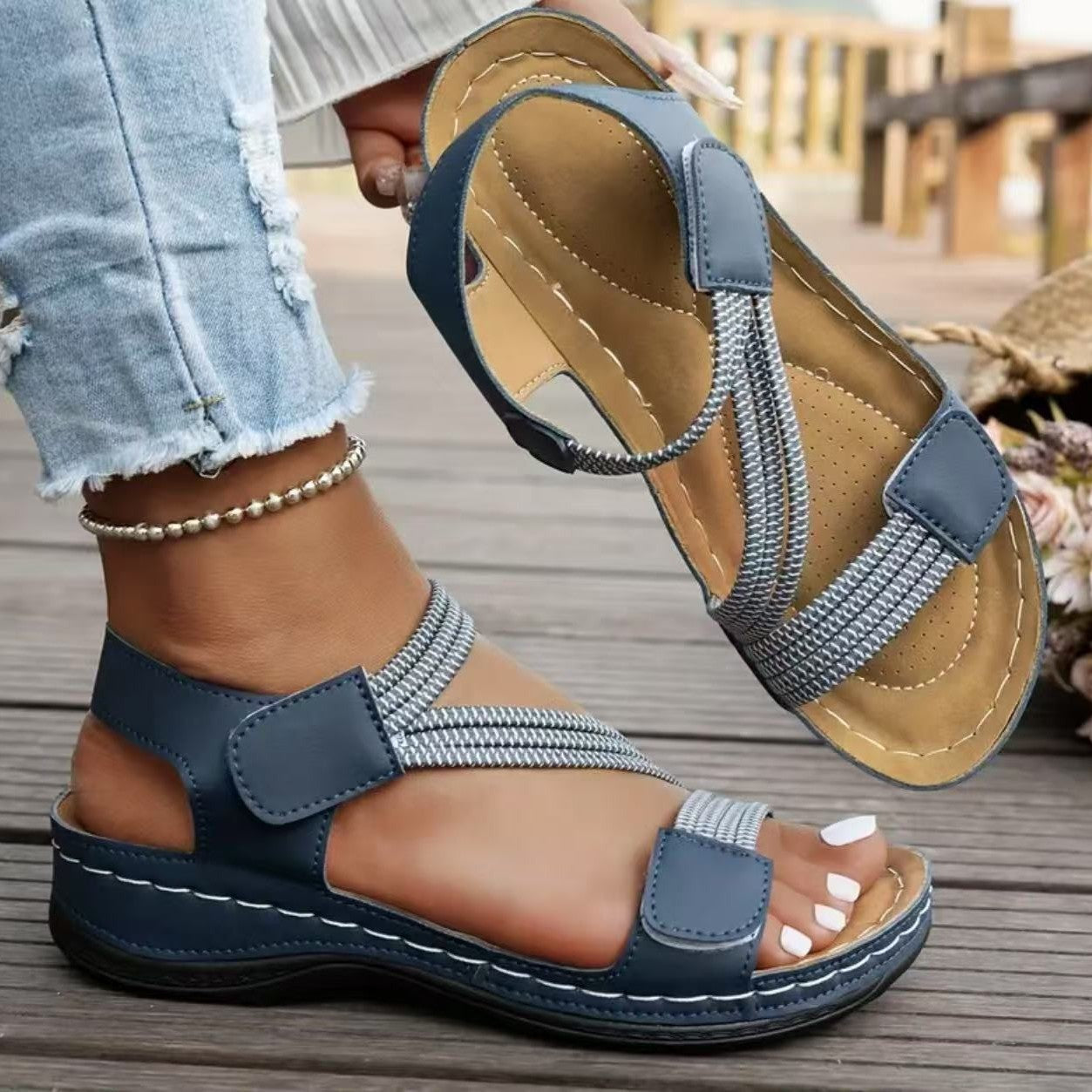 Damen Komfortable Sandalen mit verstellbaren Riemen und ergonomischem Fußbett R&B