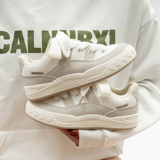 Damen Sportliche Sneakers mit innovativer Oberflächenstruktur und gepolsterter Sohle R&B