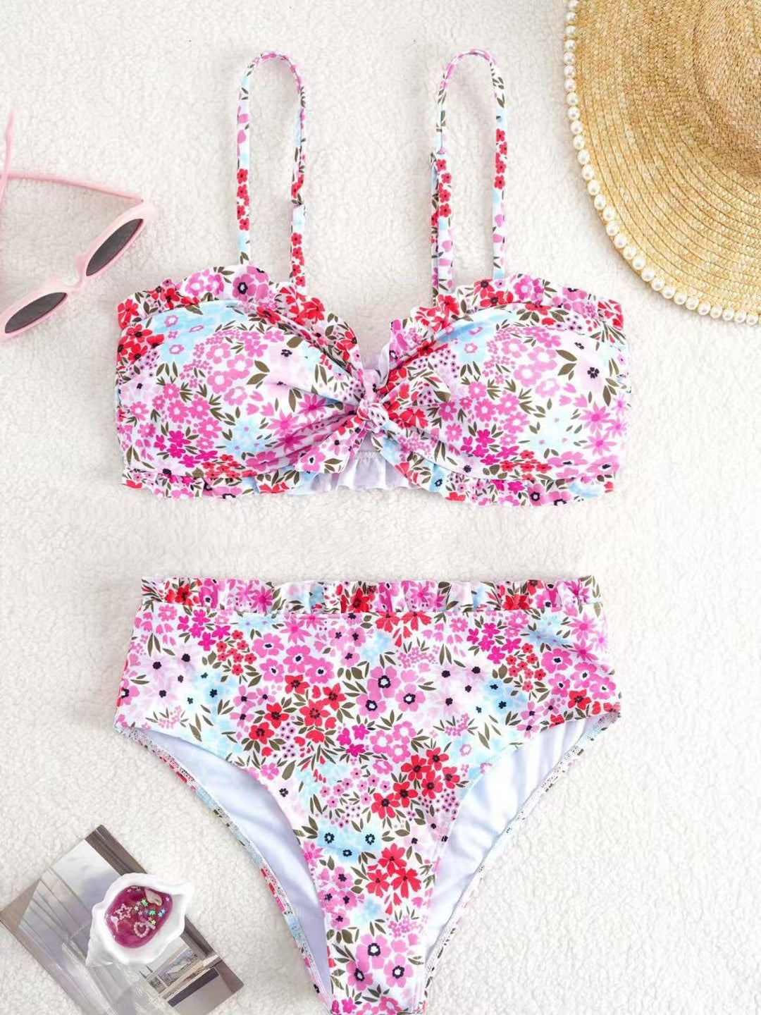 Damen Bikini-Set mit fröhlichem Blumenmuster und gerafftem Bustier R&B