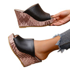 Damen Wedge-Pantoletten mit modischem Ausschnitt und rutschfester Sohle R&B
