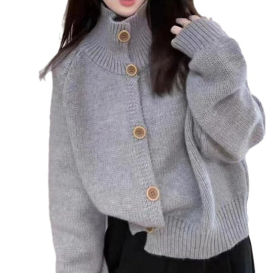 Damen gemütliche Strickjacke mit hohem Kragen und dekorativen Knöpfen R&B