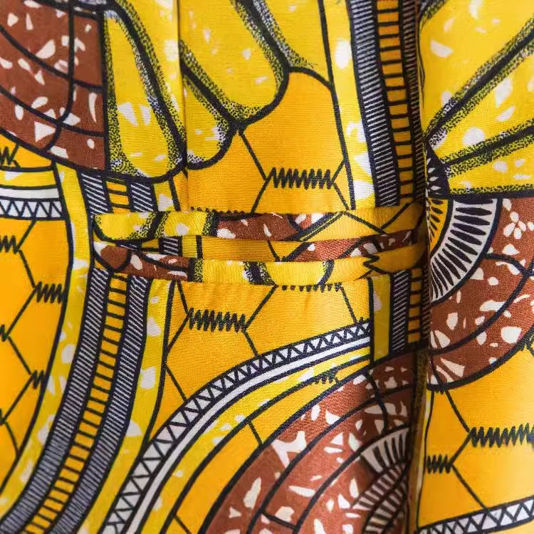 Damen Blazer mit auffälligem afrikanischen Muster und modernem Schnitt