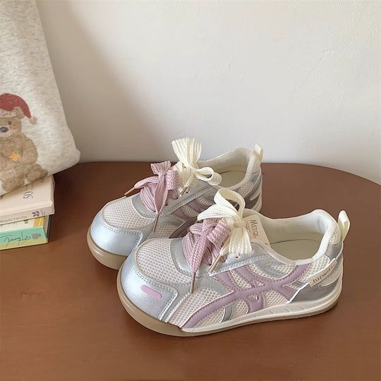 Damen Sportliche Sneaker mit dekorativen Schnürdetails R&B