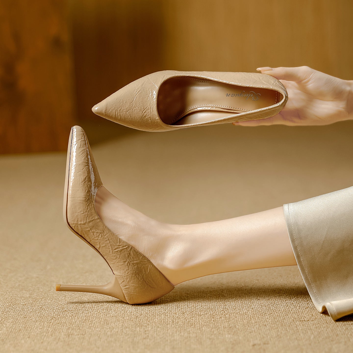 Damen elegante spitze High Heels mit glänzender Oberfläche