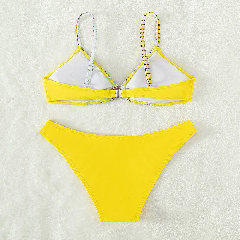 Damen Hochgeschnittener Triangel-Bikini mit floralen Applikationen und Knopfdetail R&B