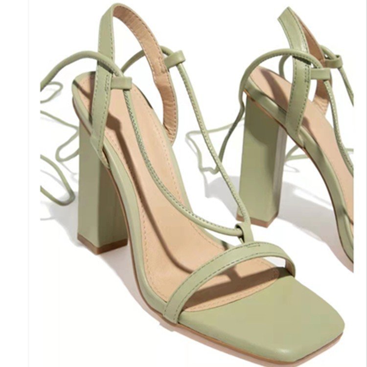 Damen elegante Sandaletten mit hohem Blockabsatz und raffiniertem Riemendesign R&B
