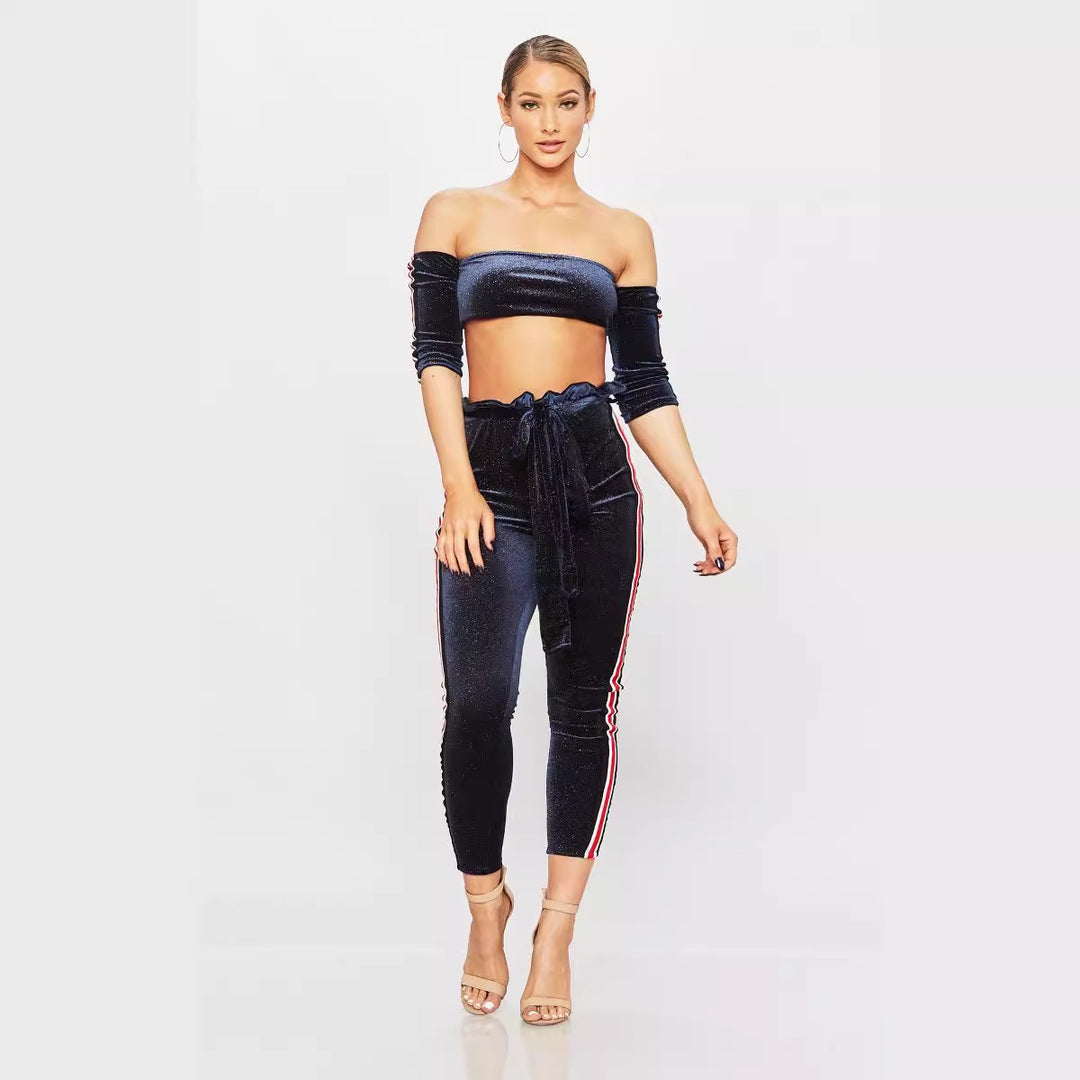 Damen Off-Shoulder Crop-Top und Jogginghose-Set aus samtigem Material mit sportlichen Streifen R&B