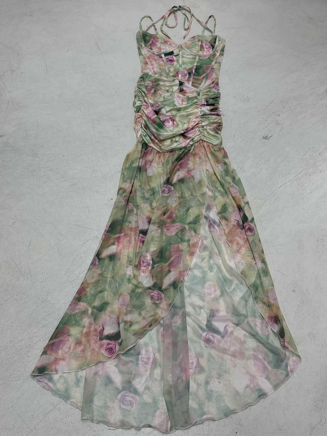 Damen romantisches Maxikleid mit floralem Druck und raffinierten Rüschendetails R&B