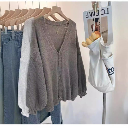 Damen Flauschiger Strickcardigan mit voluminösen Ärmeln und Knopfdetails R&B