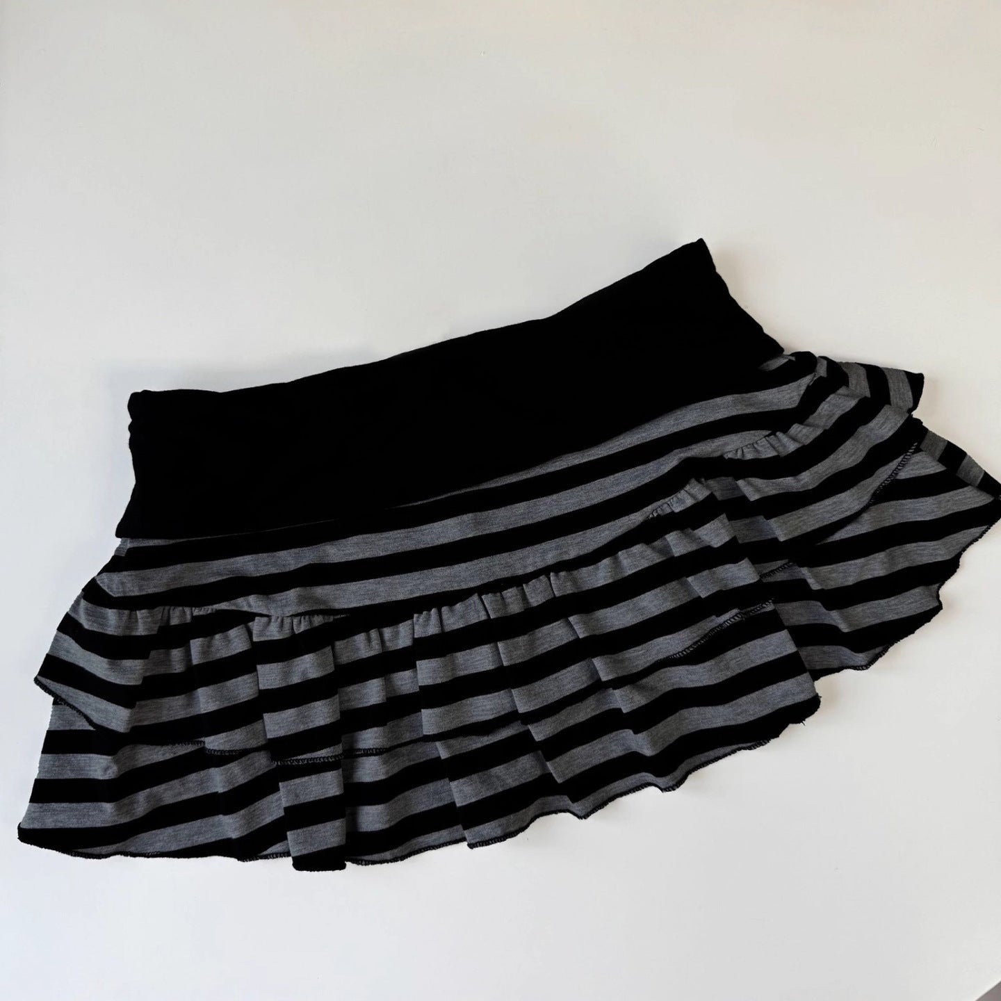 Damen Rüschenshorts mit gestreiftem Design und elastischem Bund R&B