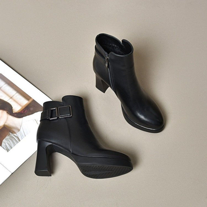 Damen Elegante Stiefeletten mit Blockabsatz und verstellbarem Riemen R&B