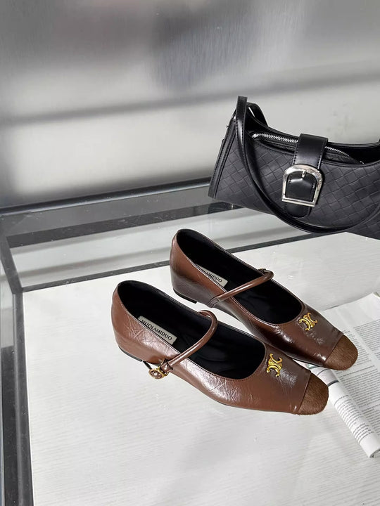 Damen elegante Ballerinas mit modischem Riemen und geschmackvollem Schmuckdetail R&B