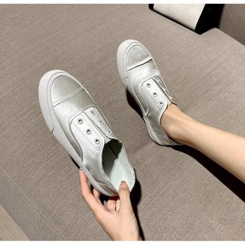 Damen trendige Slip-On Sneakers mit metallic-finish R&B