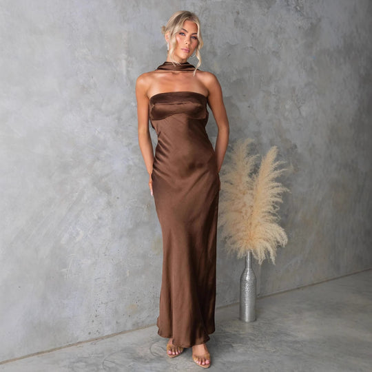 Damen Elegantes Abendkleid mit schulterfreiem Design und schimmerndem Satin R&B