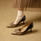 Damen Elegante spitze Pumps mit glamourösem Schleifenakzent