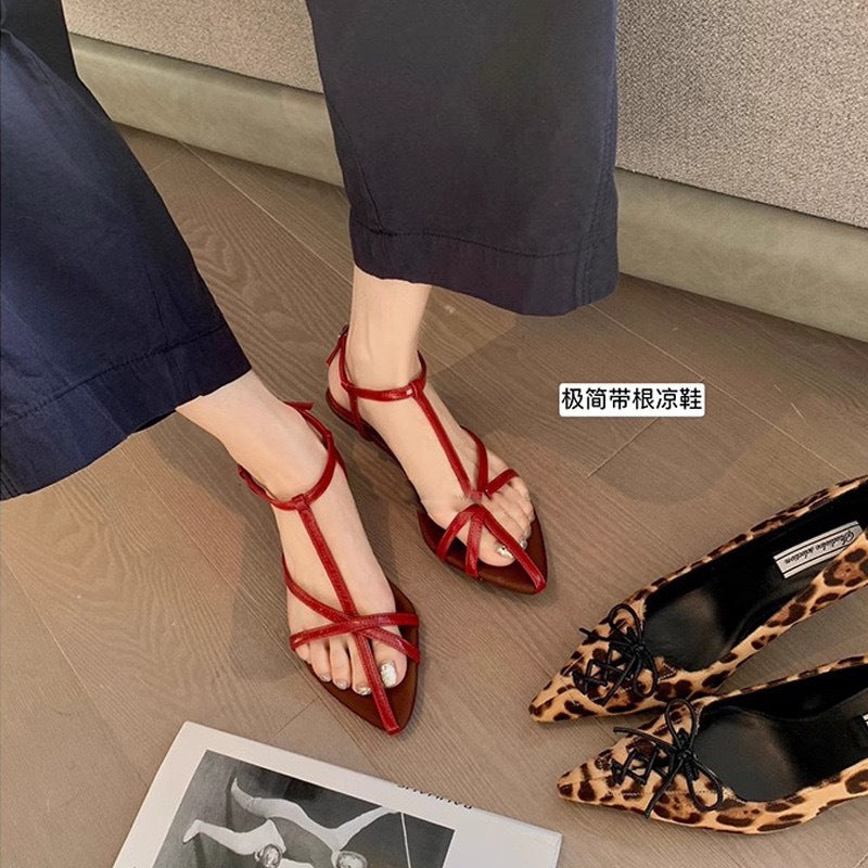 Damen elegante Sandalen mit geschwungenem Riemen und komfortablem Fußbett