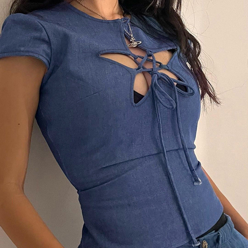 Damenoberteil mit einzigartigem Cut-Out-Design und eleganter Schnürung R&B