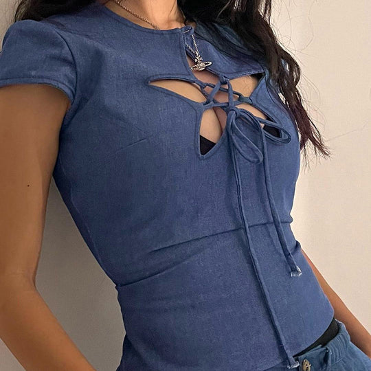 Damenoberteil mit einzigartigem Cut-Out-Design und eleganter Schnürung R&B
