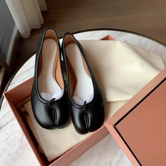 Damen Ballerinas mit glänzender Oberflächenstruktur und zierlicher Schleifenverzierung R&B