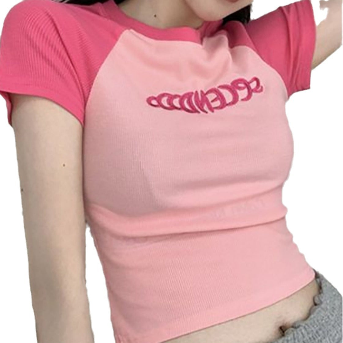 Damen Cropped T-Shirt mit kontrastierenden Ärmeln und modernem Aufdruck R&B