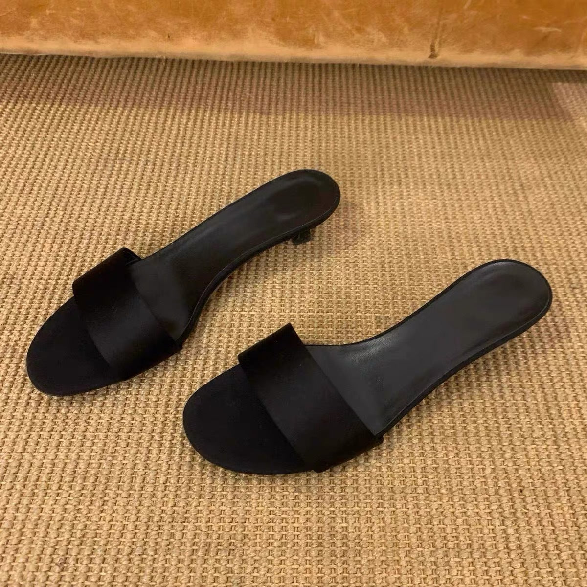 Damen Bequeme Slides mit breitem Riemendesign R&B