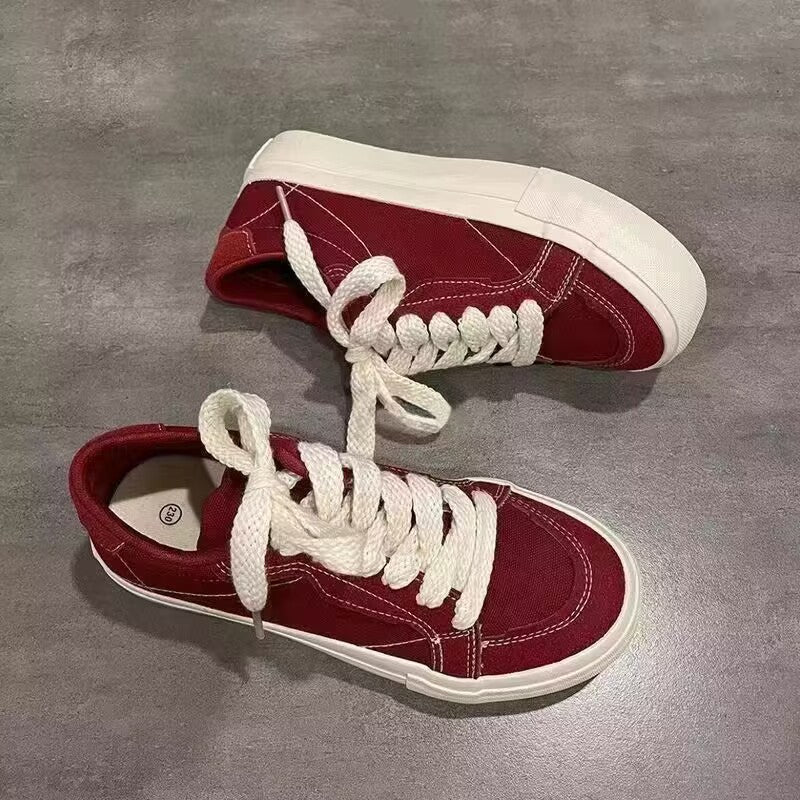 Damen Sportliche Sneakers mit weichem Veloursleder und robustem Elastikverschluss