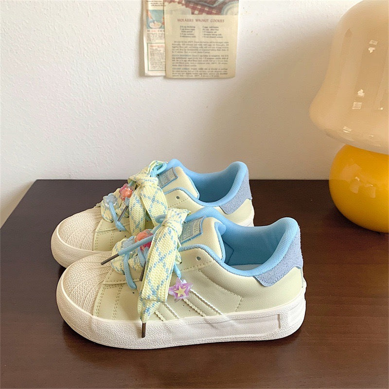 Damen Sportliche Sneakers mit einzigartigem Schnürsystem