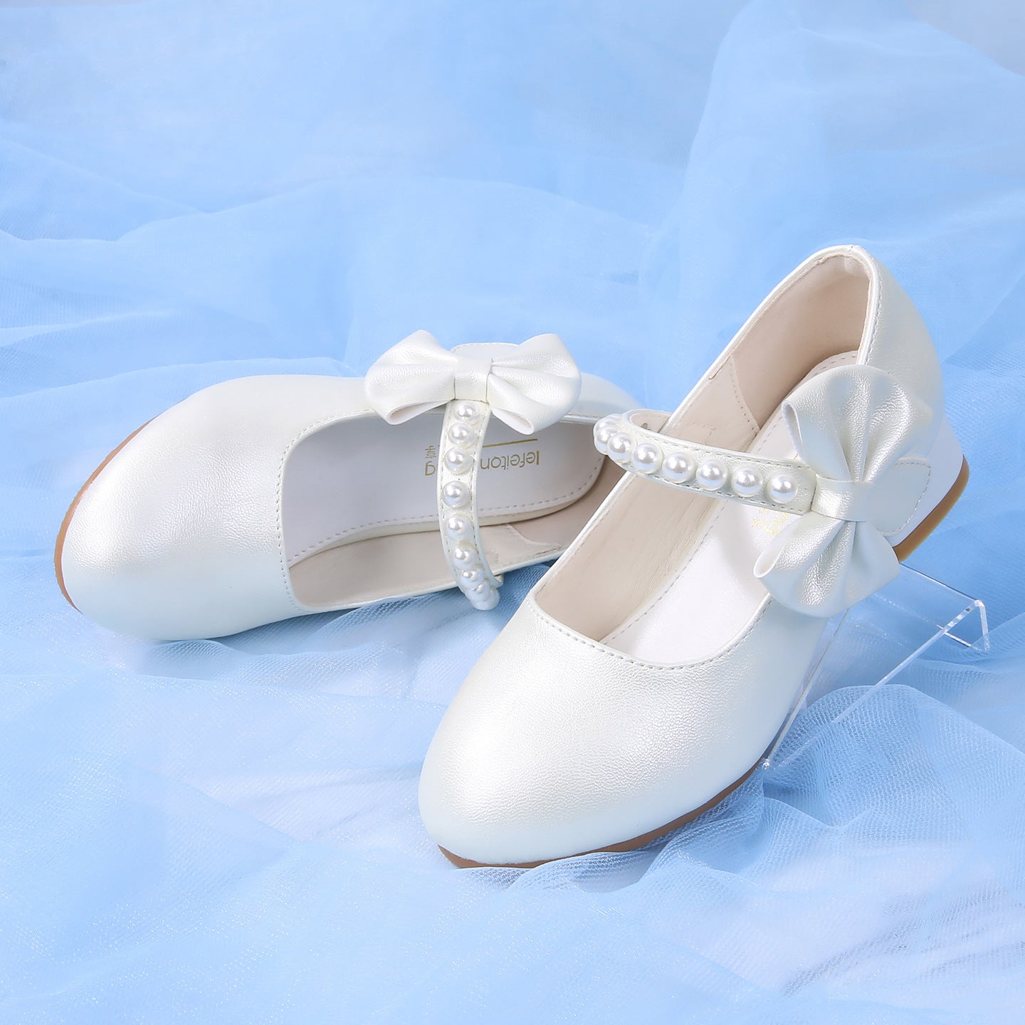 Mädchen elegante Ballerinas mit Schleifen- und Perlenakzenten R&B