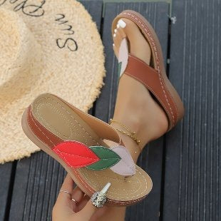 Damen modische Zehentrenner-Sandalen mit floralem Design und ergonomischem Fußbett R&B