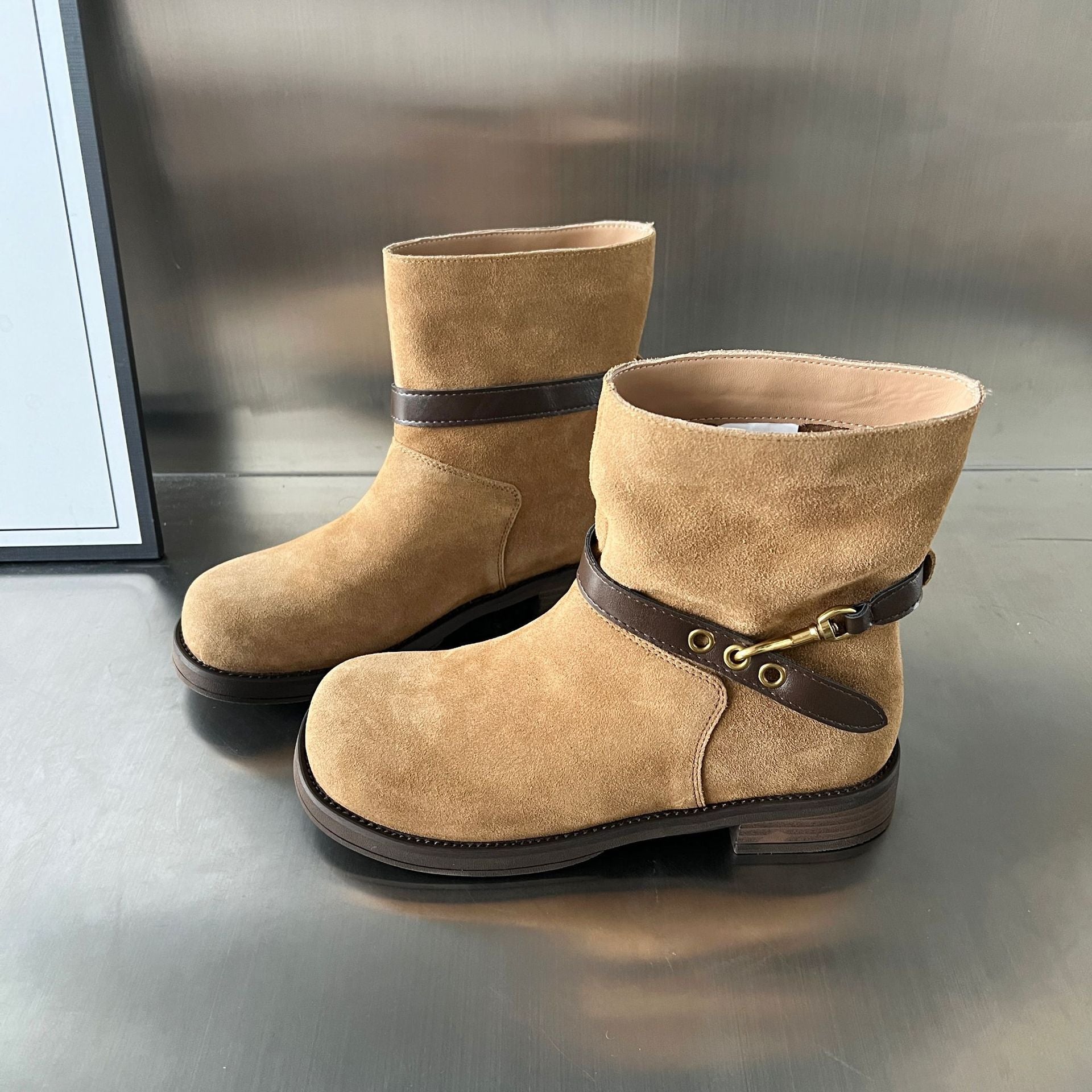 Damen elegante Short-Boots mit modischem Riemen und komfortablem Fußbett R&B