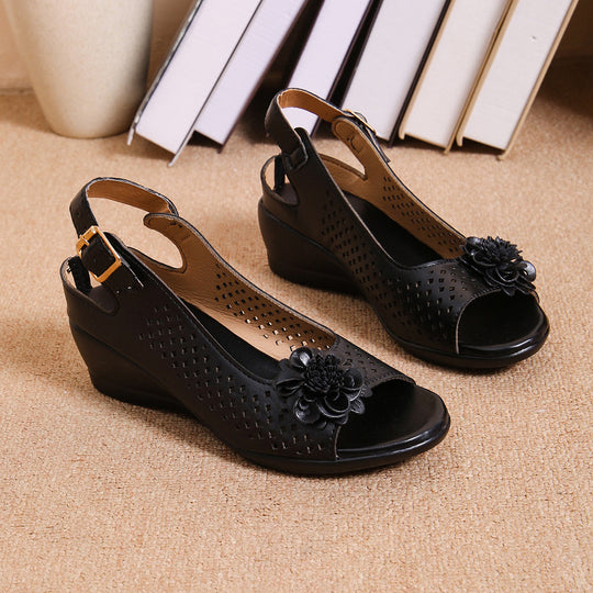 Damen Wedge-Sandaletten mit floralem Cut-Out-Design und komfortablem Fersenriemen R&B