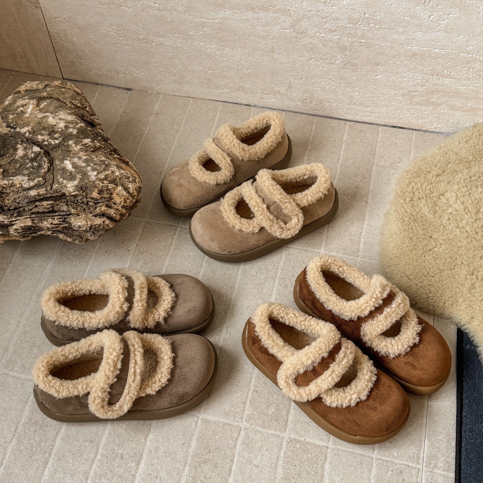 Damen Kuschelige Hausschuhe mit warmem Futter und verstellbarem Riemen R&B