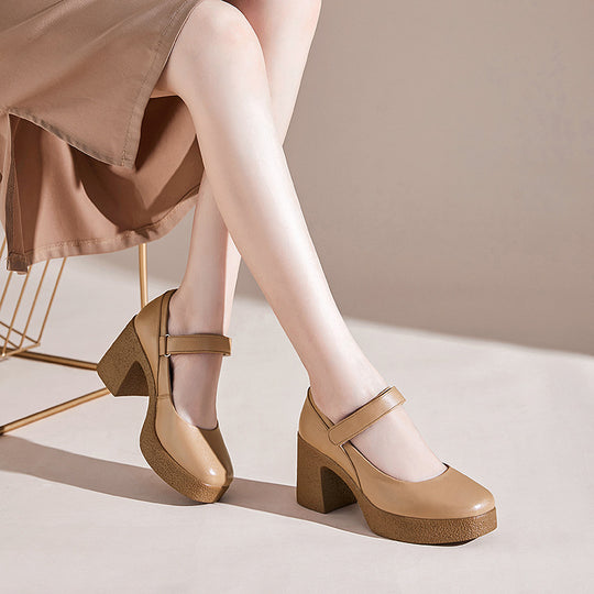 Damen Plateau Pumps mit verstellbarem Riemen und strukturiertem Blockabsatz R&B