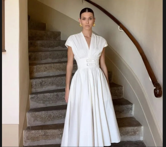 Damen Maxikleid im zeitlosen Schnitt mit verkürztem Oberteil und eleganter Taillenbetonung R&B