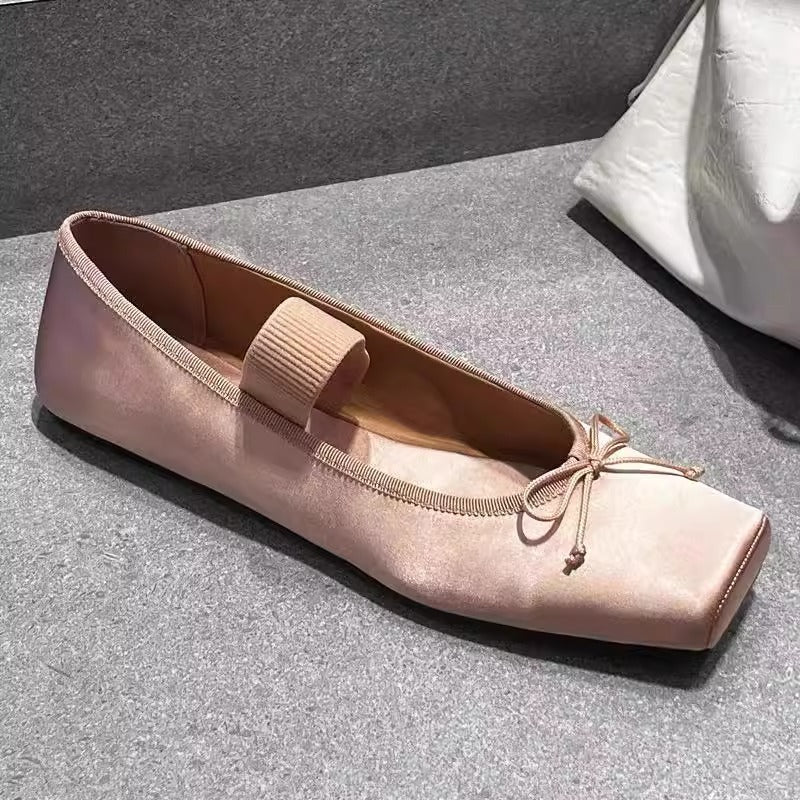 Damen Ballerinas mit elastischem Riemen und quadratischer Zehenform R&B
