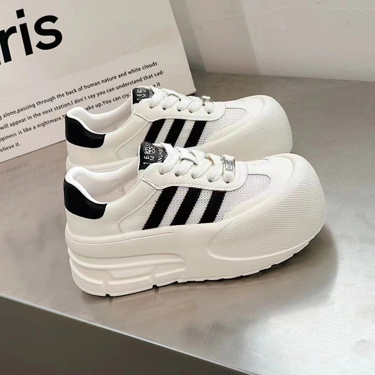 Damen Komfortable Sneakers mit rutschfester Sohle und atmungsaktivem Mesh-Obermaterial R&B