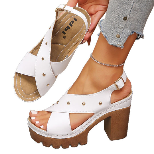 Damen Plateau-Sandalen mit modischem Riemendesign und Schmuckdetails R&B